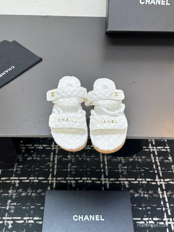 2025 Slippers Chanel White Quilted Fabric Cork Sole LY00250
