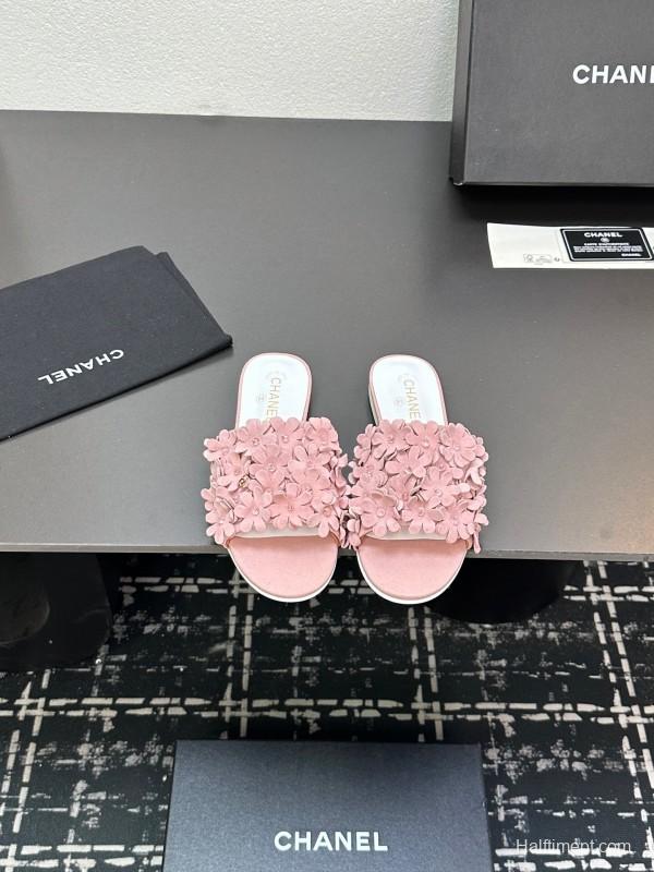2025 Women Chanel Pink Suede Slippers