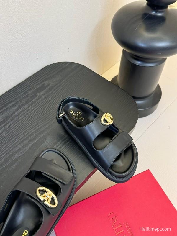 2025 Women Valentino Black Leather Sandals V Buckle KFY00320