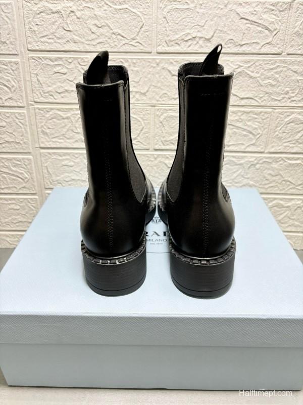 2024 Women Prada Black Leather Chelsea Boot MJ00380