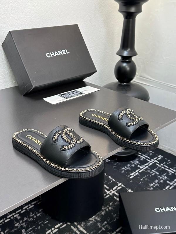 2025 Women Chanel Black Leather Slippers Chain Detail LY00320