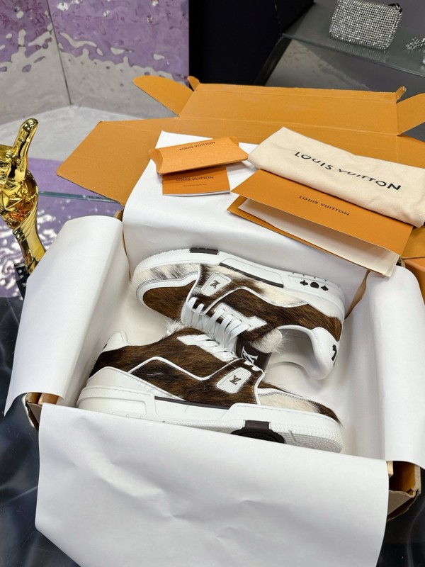 2024 Unisex Louis Vuitton Brown White Leather Calf Hair Plimsolls LV Trainer Maxi MJ00400