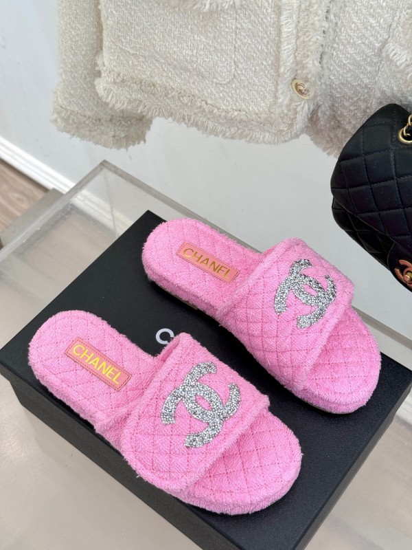 2025 Slippers Chanel Pink Terry Cloth Crystal CC Logo KFY00220