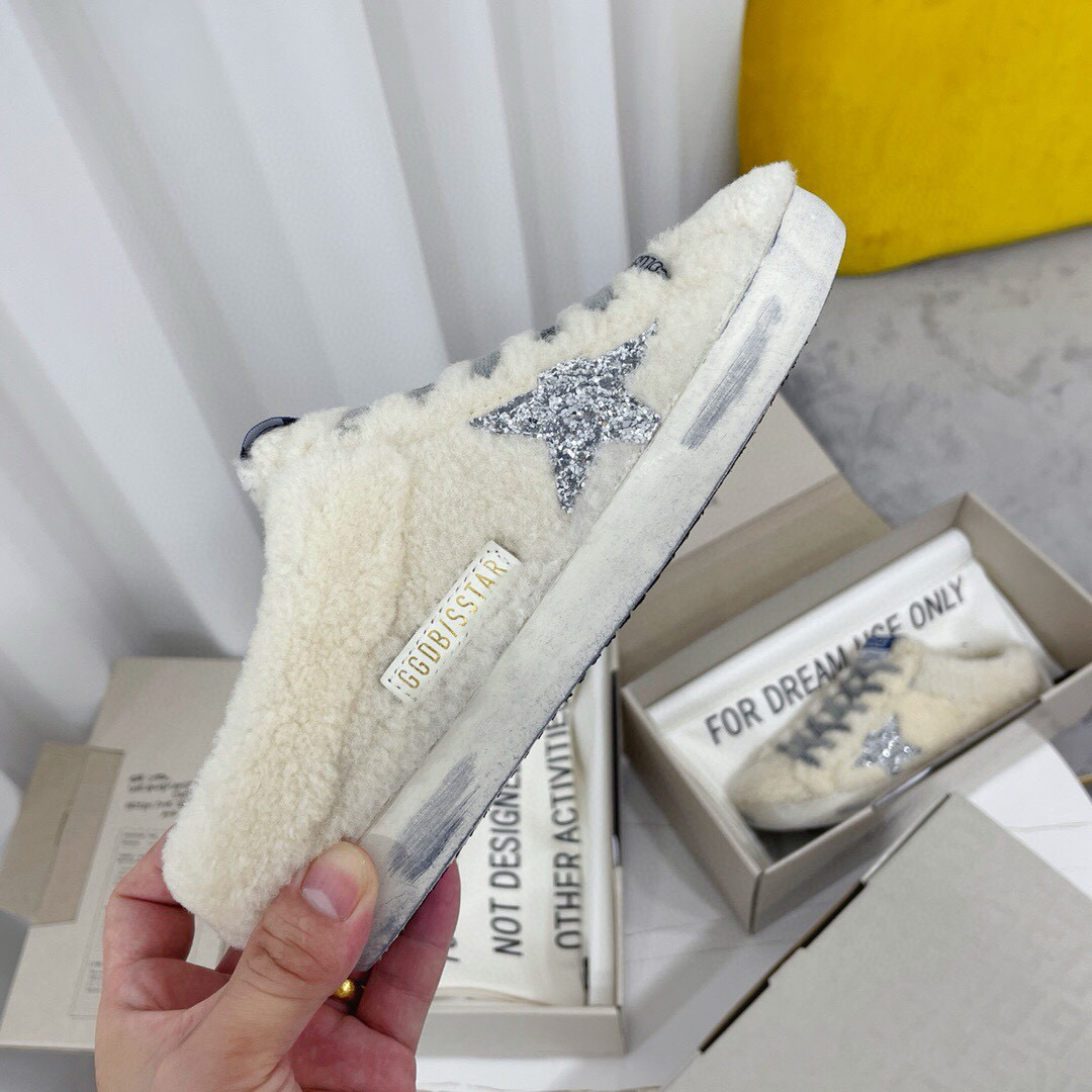2024 Slippers GGDB White Shearling Star MJ00280