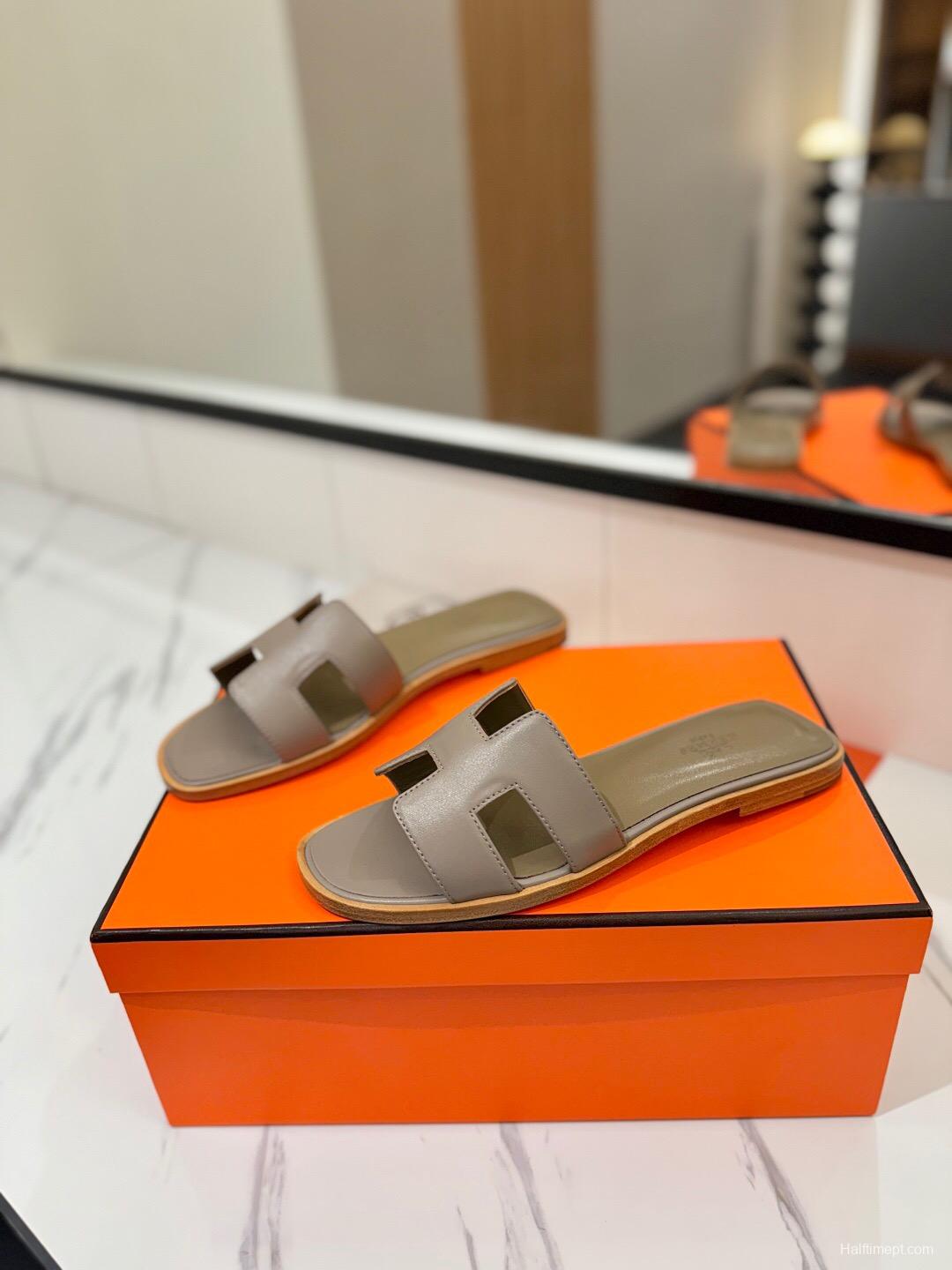 2025 Women Hermès Grey Leather Slippers