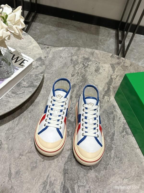 2025 Unisex Bottega Veneta White Blue Red Canvas Lambskin Sneakers Hand Painted Red Line KFY00260