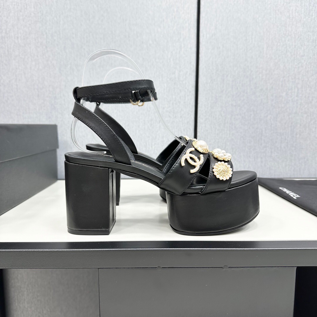 2025 Women Chanel Black Leather Platform Sandals CC Logo KFY00310