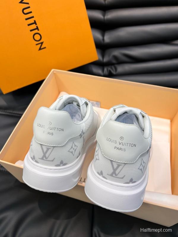 2024 Men Louis Vuitton White Leather Casual Sneakers MJ00400
