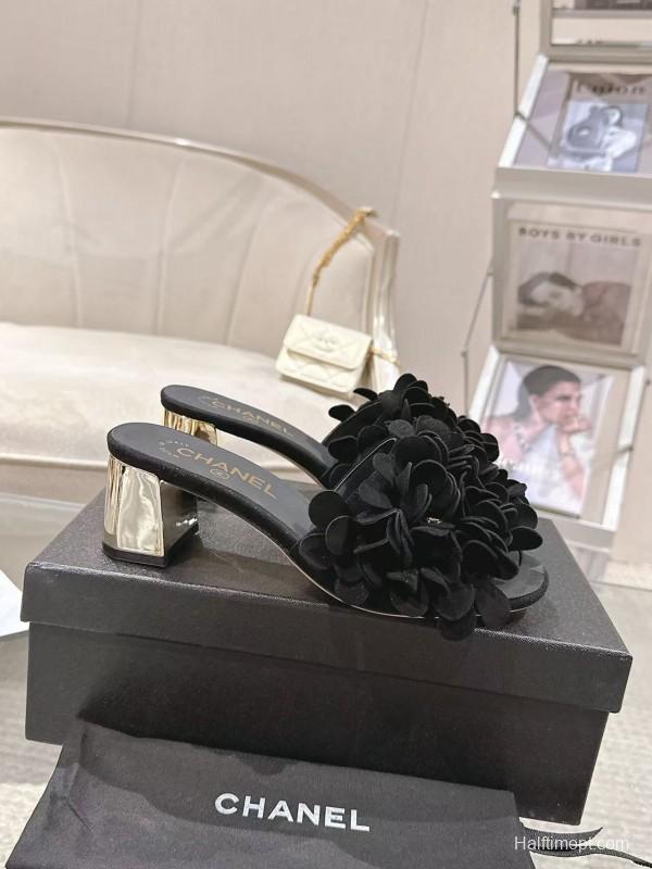 2025 Women Chanel Black Leather Slippers Floral B2032-2