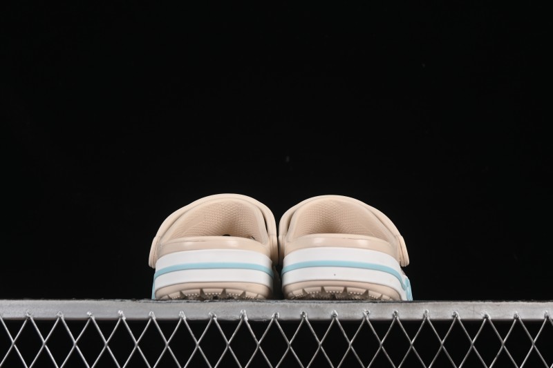 Crocs Classic Platform Clog Sandals Summer Two-Way Beach Sandals - B.D4