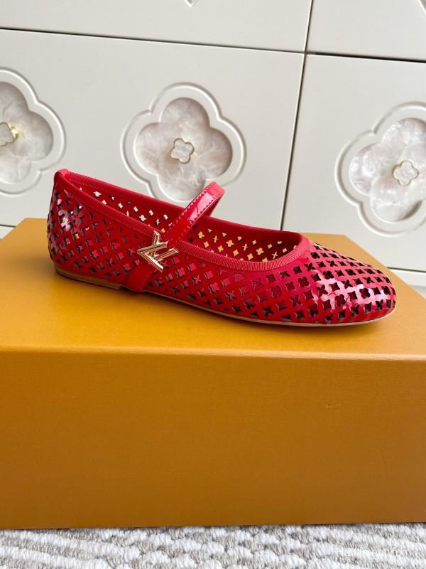 2025 Women Louis Vuitton Red Patent Leather Ballet Flats KFY00310
