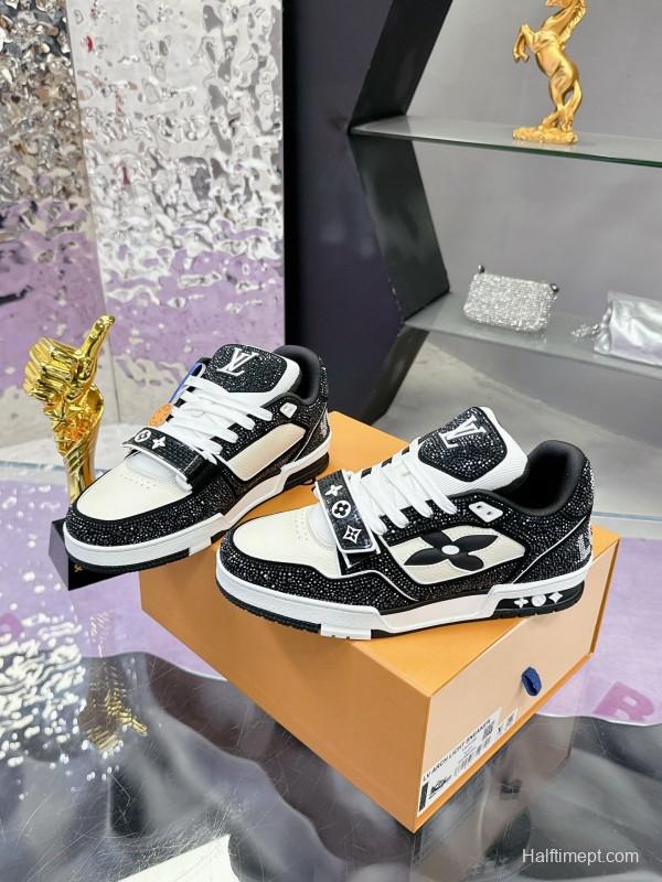 2025 Unisex Louis Vuitton Black White Leather Canvas Plimsolls Handmade Rhinestones AS00400