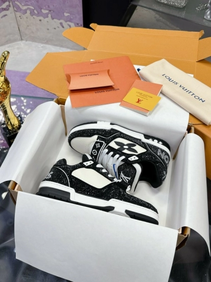2025 Unisex Louis Vuitton Black White Leather Canvas Plimsolls Handmade Rhinestones AS00400