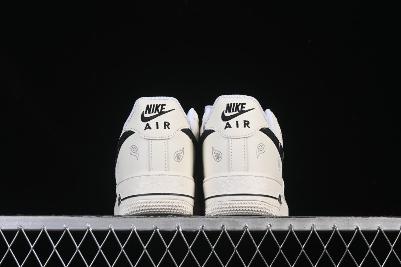 Nike Air Force 1 '07 Low Casual Sneakers in White Black - ZH0318-128