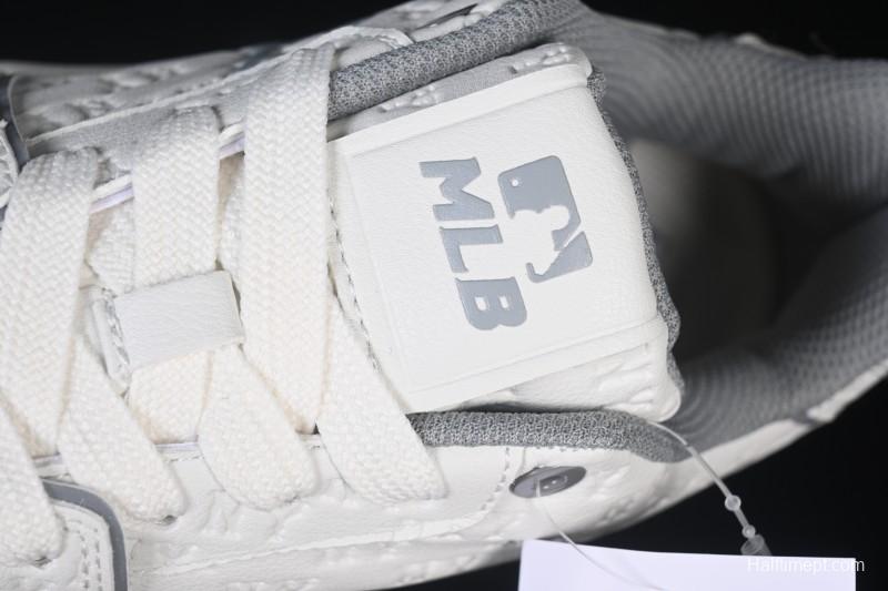 New York Yankees Bigball Chunky Embo Monogram Platform Sneakers - 3ASXE035N50GRS