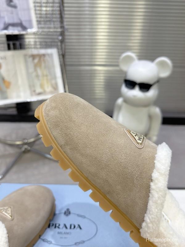 Prada 2025 Fall Winter New Fur Mule Triangle Buckle Bread Toe Half Slipper - KFY00270