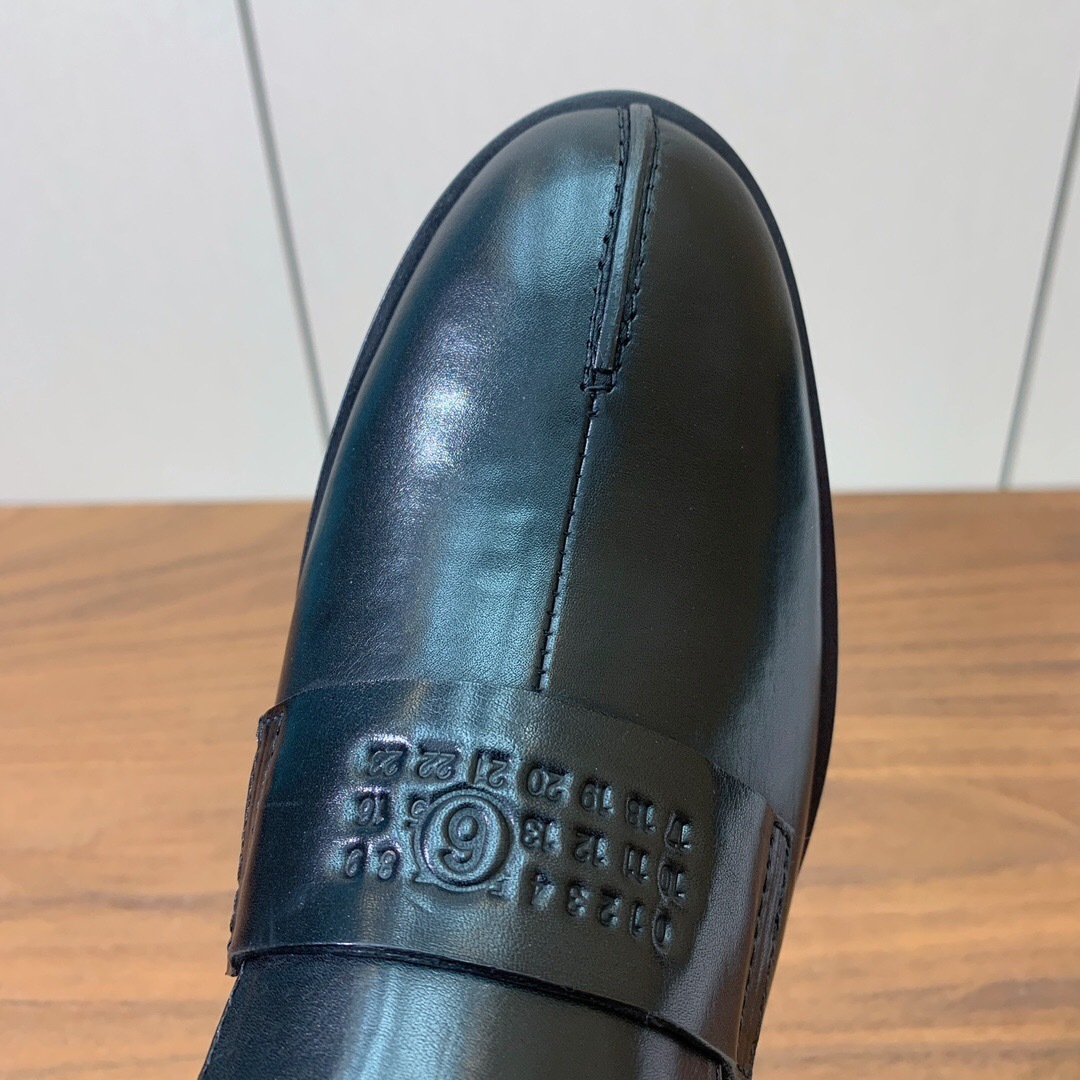 Maison Margiela SS 2025 Retro Slim-Fit Loafers - KFY00320