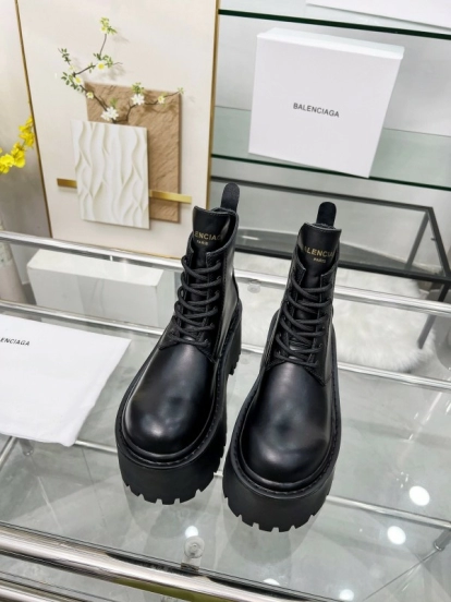 Balenciaga Fall/Winter 2025 Platform Ankle Boots - LY00350