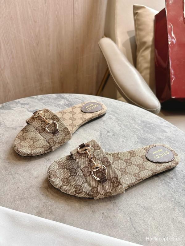 Gucci 2025/SS Leather Mule Sandals with Light Gold Horsebit Detail - LY00280