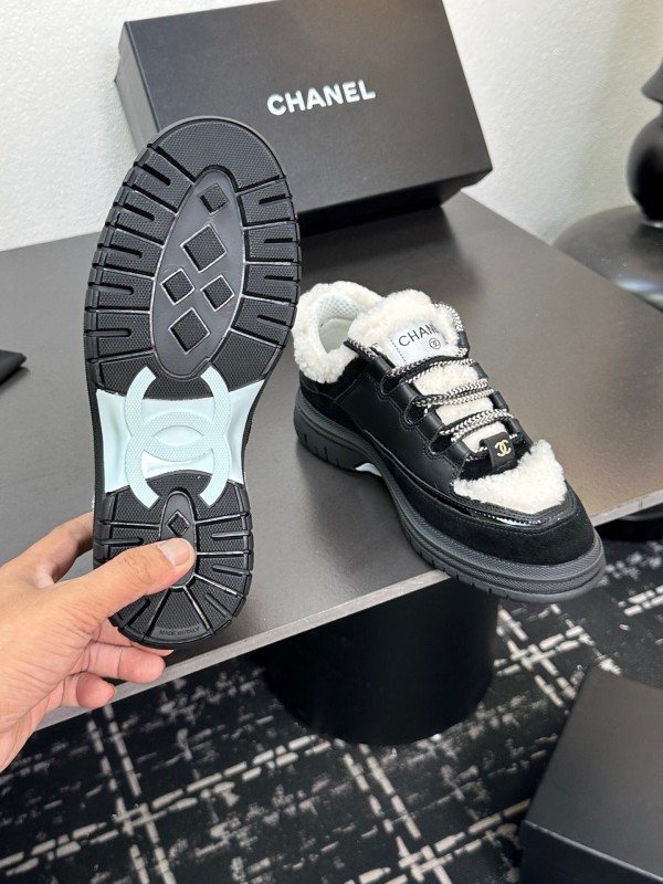 Chanel Spring/Summer 2025 Runway Thick Sole Sneakers - LY00320