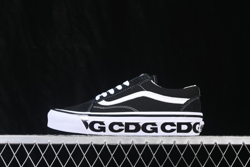 Vans Old Skool Low Top Skateboarding Shoes with Classic Side Stripe - VN000SHEPU7