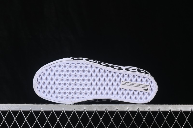 Vans Old Skool Low-Top Skateboarding Shoes - VN0A4P3XQLZ