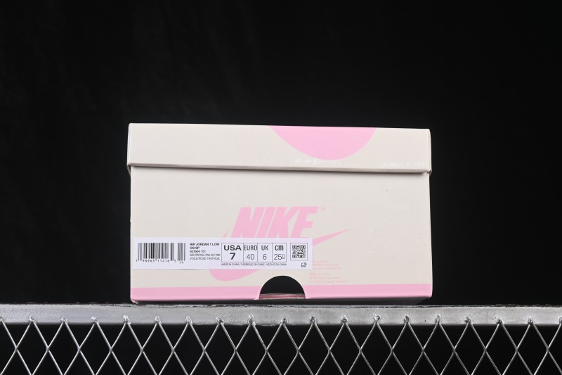 Nike Travis Scott x Air Jordan 1 Low OG AJ1 Sneakers - IQ7604-101