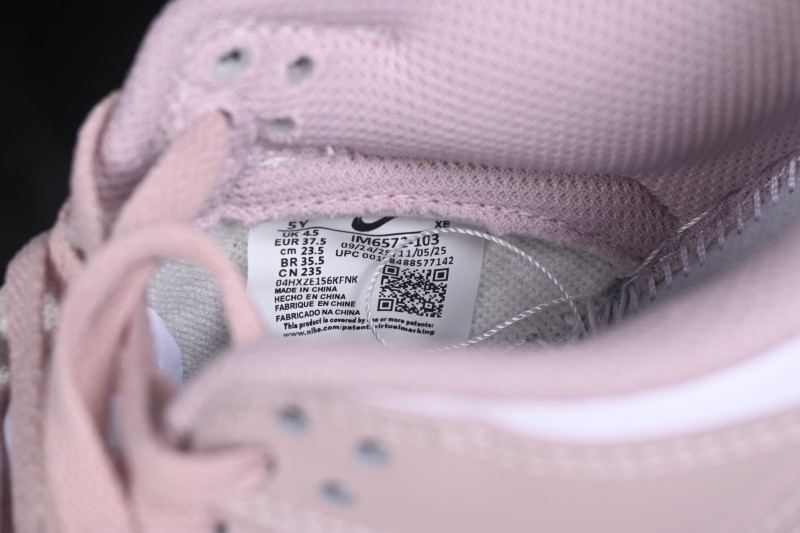 Nike SB Dunk Low Pastel Pink Skateboarding Shoes - IM6572-103
