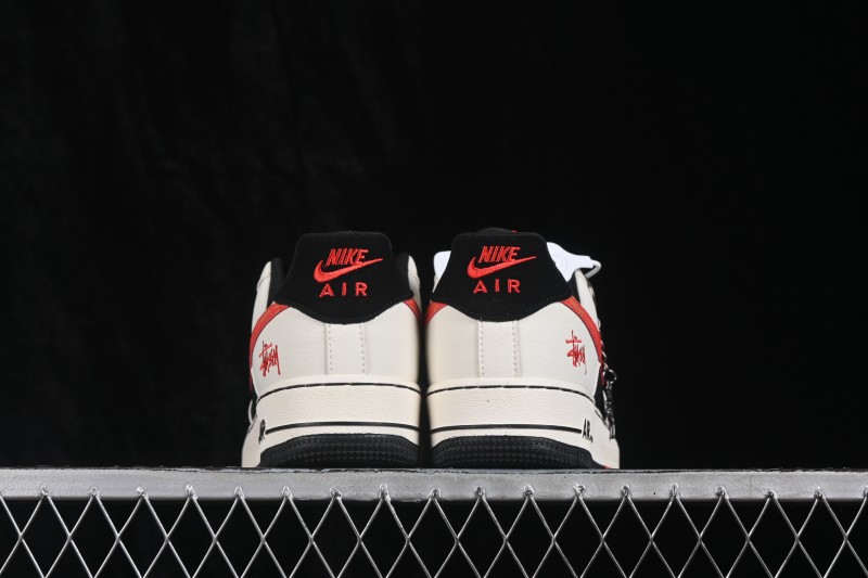 Nike Air Force 1 '07 Low Casual Skateboarding Shoes with Full-Length Air Cushion - DF0188-150