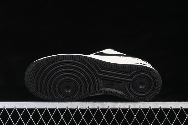 Nike Air Force 1 '07 Low Sneakers with Embossed Design and Premium Leather - SM6668-120