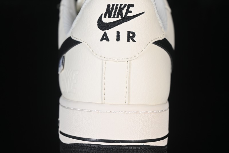 Nike Air Force 1 '07 Low Sneakers with Embossed Design and Premium Leather - SM6668-120
