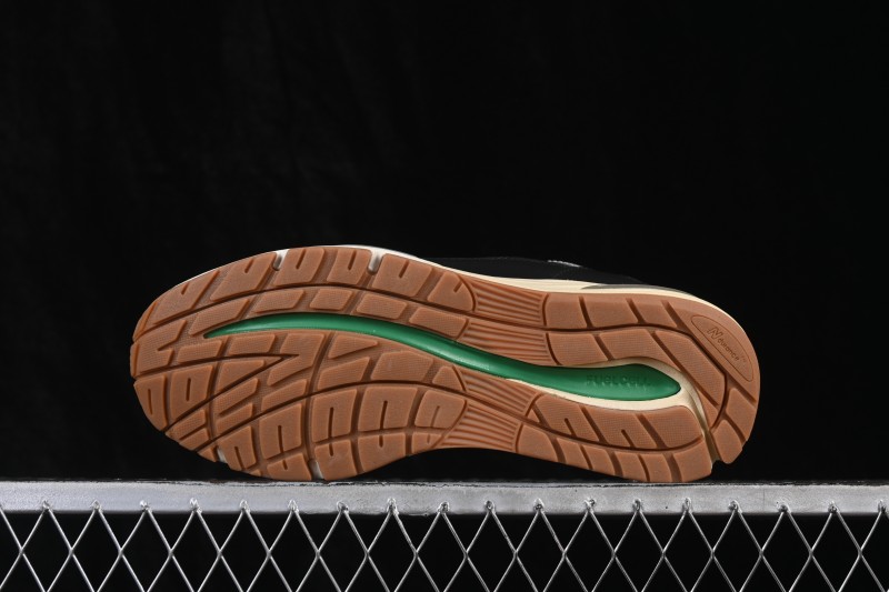 New Balance Made in USA M991 Series Classic Casual Running Sneakers with ABZORB Cushioning - U991UT2