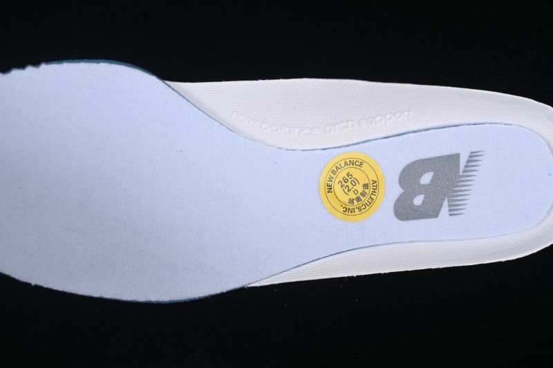 New Balance BB550 Series Leather Casual Running Shoes for Unisex - BB550ESC