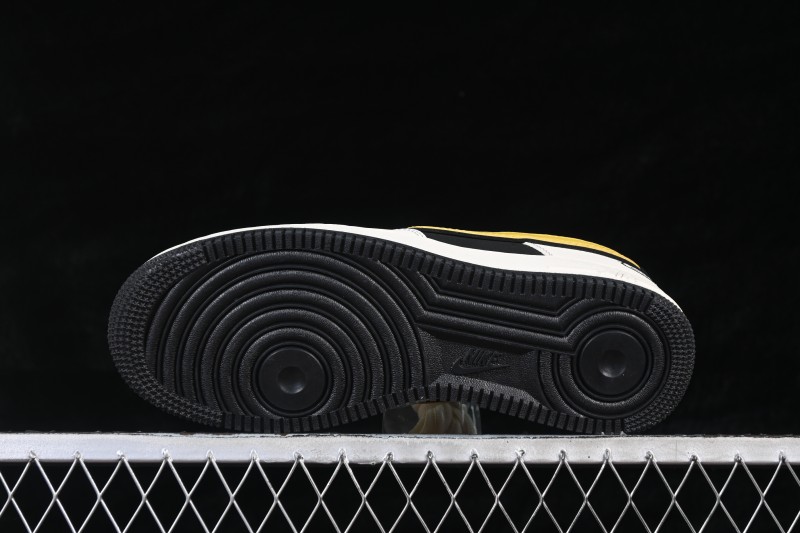 Nike Air Force 1 '07 Low Collaboration Basketball Shoes with Classic Cushioning - BK1916-003