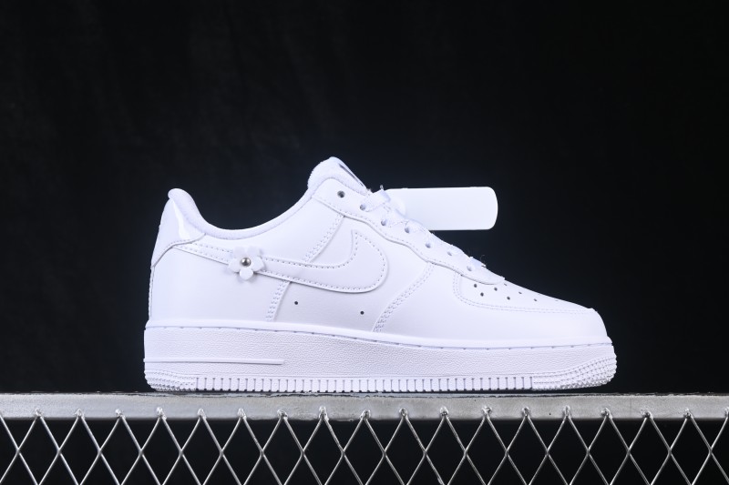 Nike Air Force 1 '07 Low Casual Skateboarding Shoes with Full-Length Air Cushion - IR8637-100