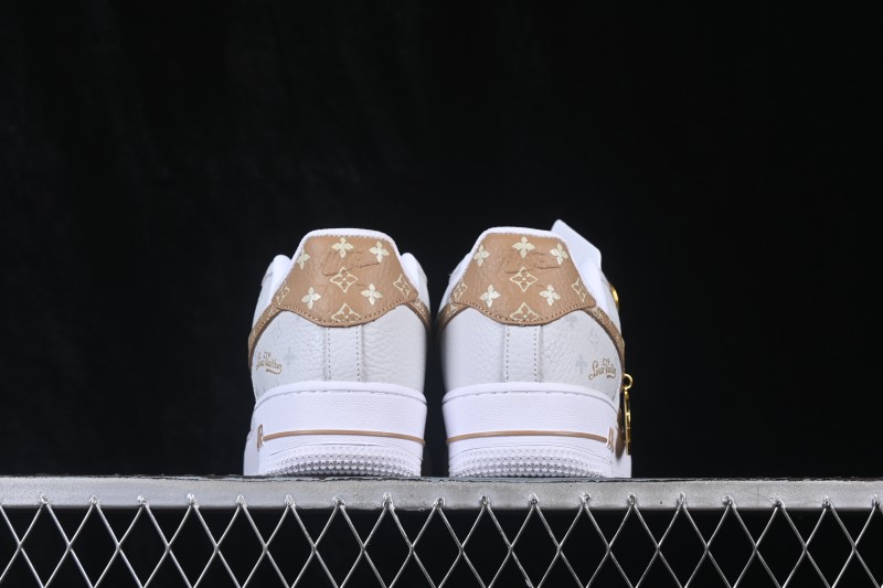 Nike Air Force 1 '07 Low Casual Skateboarding Shoes with Full-Length Air Cushion - IV5732-100