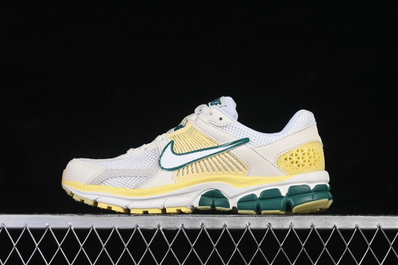 Nike Vomero 5 Retro Running Shoes with Mesh and Synthetic Overlays - FN8361-100