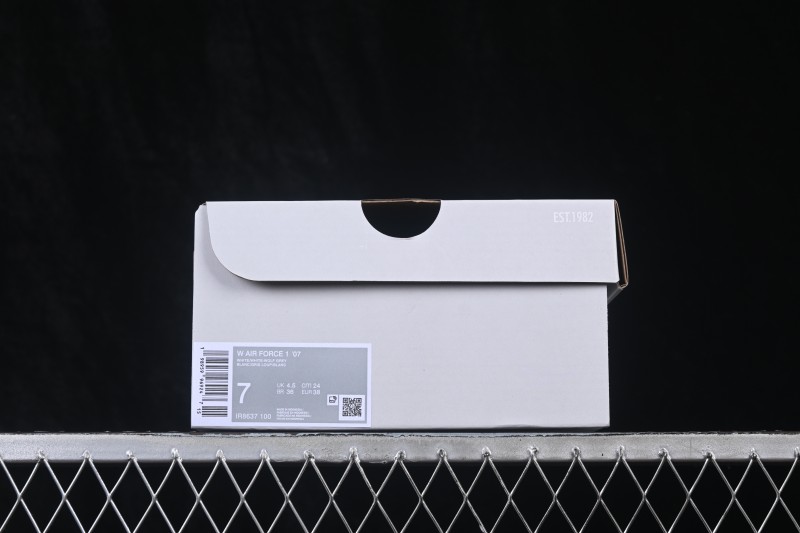 Nike Air Force 1 '07 Low Casual Skateboarding Shoes with Full-Length Air Cushion - IR8637-100