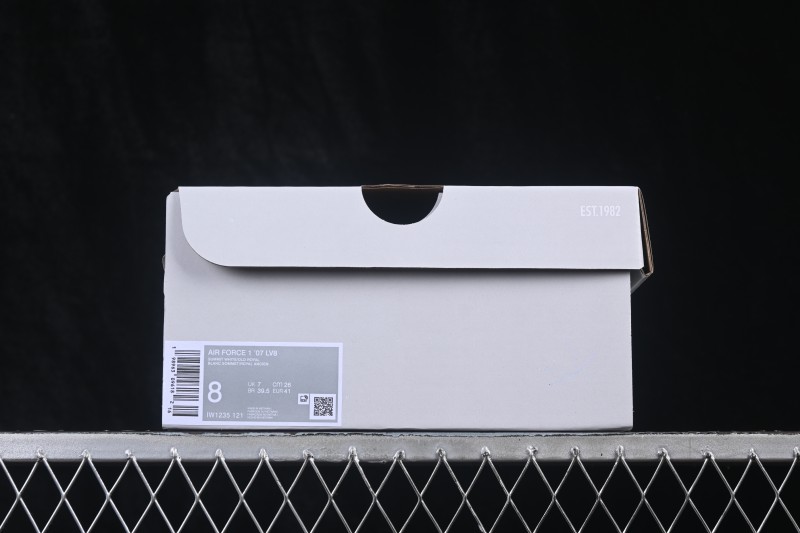 Nike Air Force 1 '07 Low Classic Casual Skateboard Shoes with Full-Length Air Cushion - IW1235-121