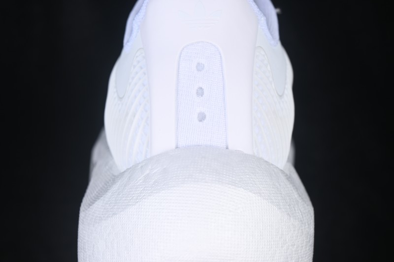 Adidas HyperBoost Edge M Running Shoes with Breathable Cushioning - LA6215