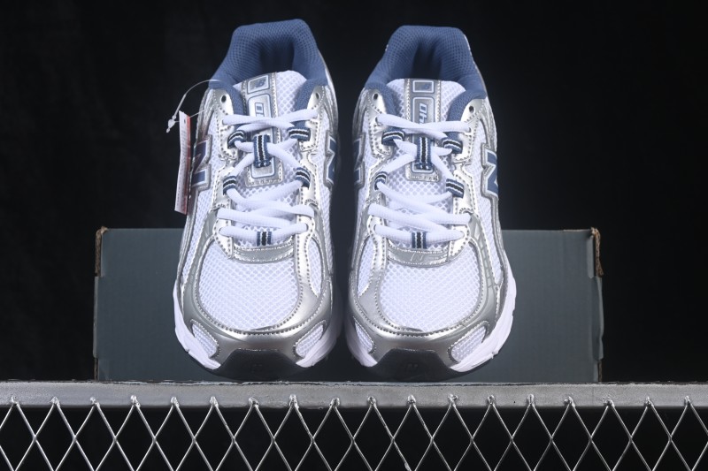 New Balance 740 Series Retro Dad Sneakers for Running and Casual Wear - U740ITL-D