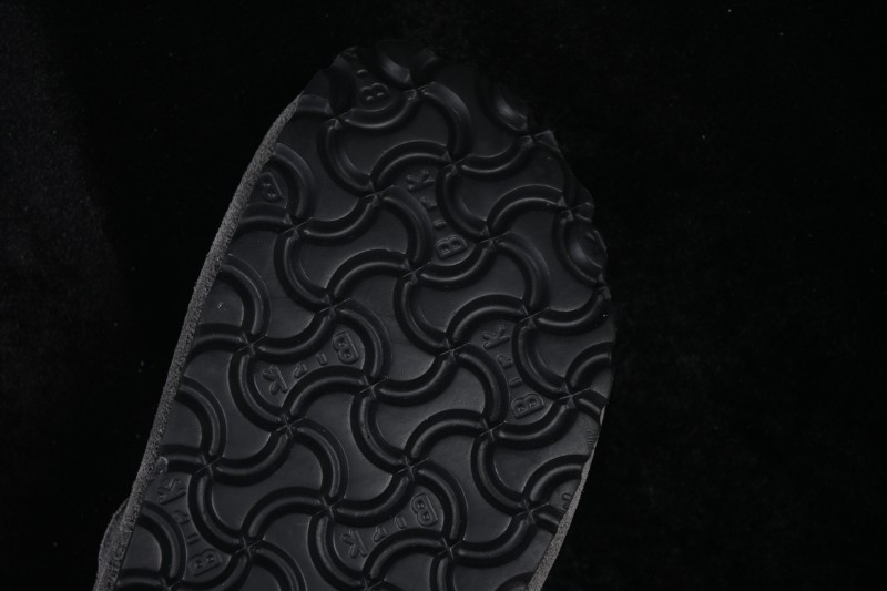 Birkenstock Gizeh Sandals with Soft Leather Velvet Uppers and Cozy Fleece Lining - 0560771