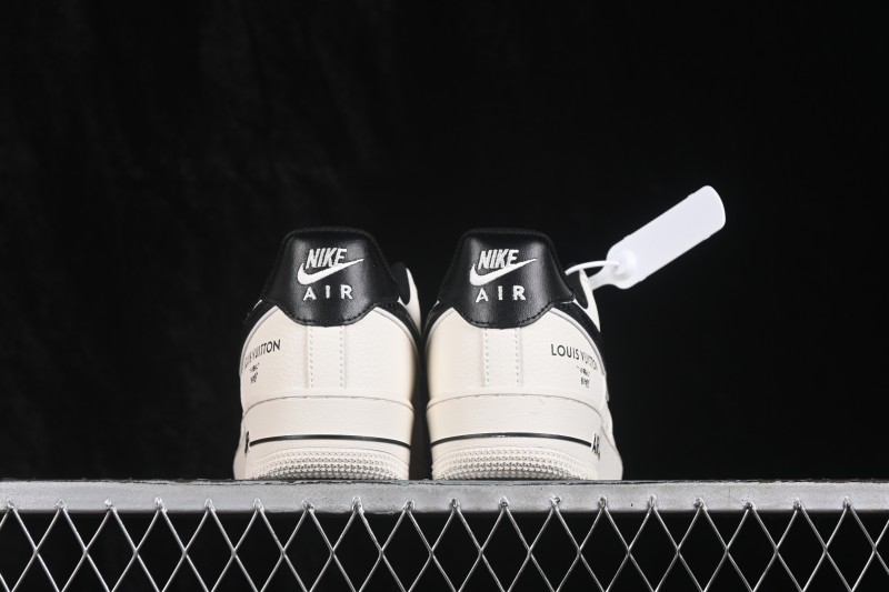Nike Air Force 1 '07 Low Collaboration Skateboarding Shoes with Full-Length Air Cushion - GS2288-010