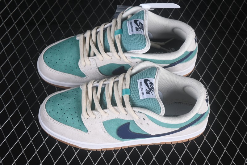 Nike SB Dunk Low Skateboarding Shoes with Cushioned Collar - HQ1625-300