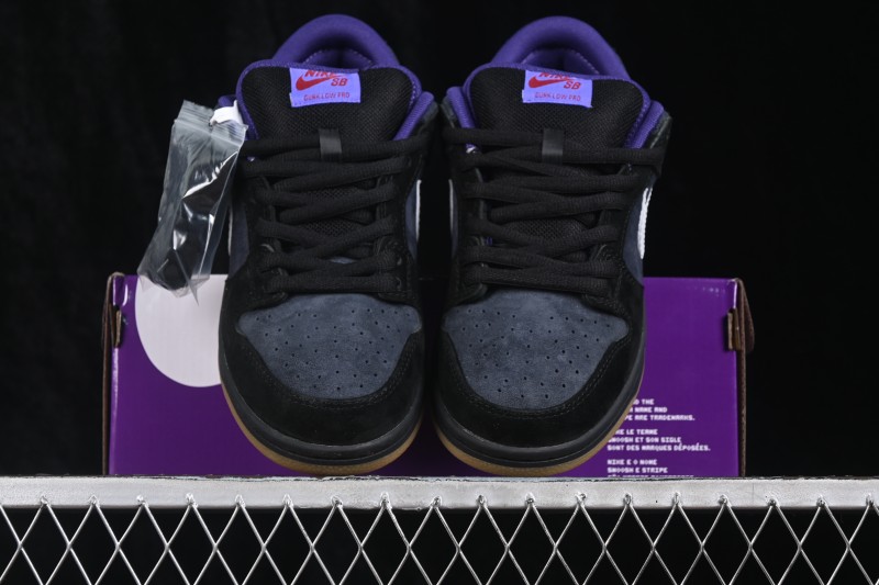 Nike SB Dunk Low Skateboarding Shoes with Cushioned Collar and Rubber Outsole - HQ1625-500
