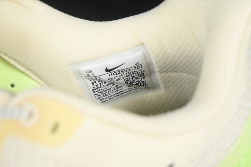 Nike Air Zoom Pegasus Premium Running Shoes with Full-Length Air Zoom Cushion - HQ2592-701